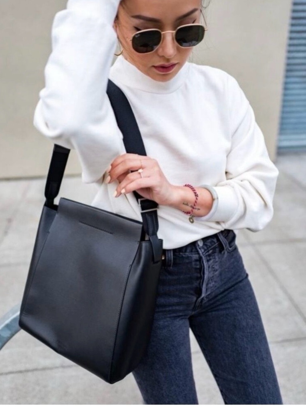 Everlane The Form made in Italy Black Leather Shoulder Bag with Wide Strap